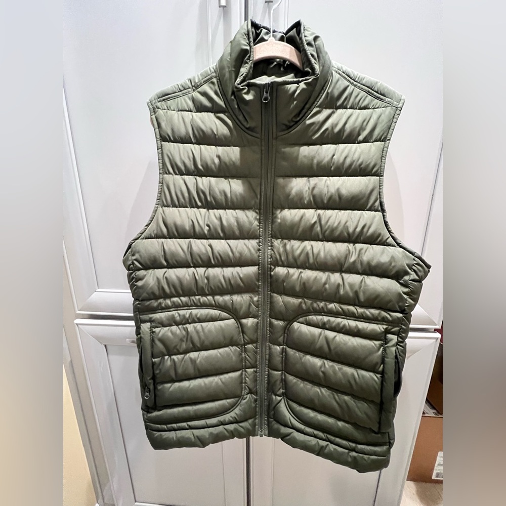 Banana Republic quilted vest